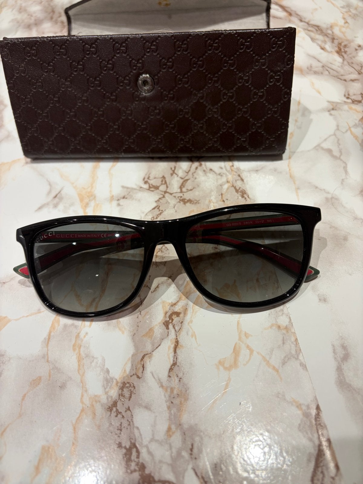 Gucci Zonnebril Zwart met Rood/Groene Details, Ophalen of Verzenden, Gebruikt, Zwart, Zonnebril