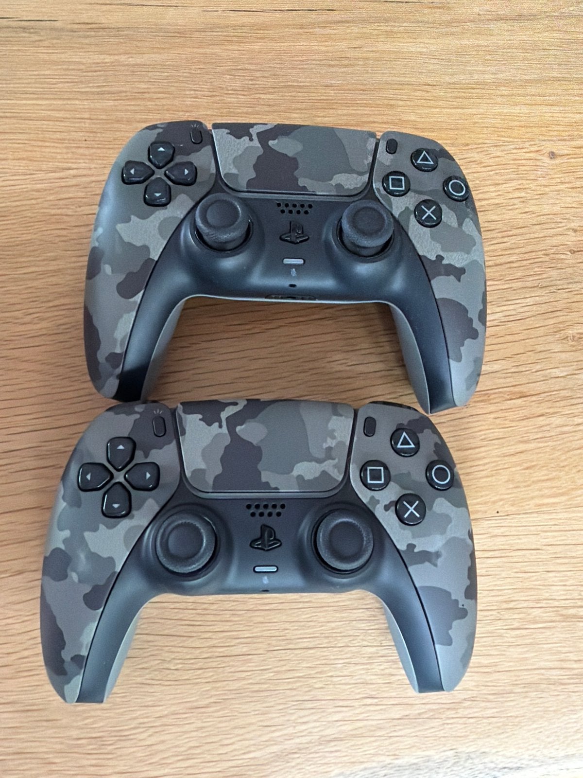 2x PS5 DualSense Controllers - Camouflage Editie, Ophalen, Zo goed als nieuw