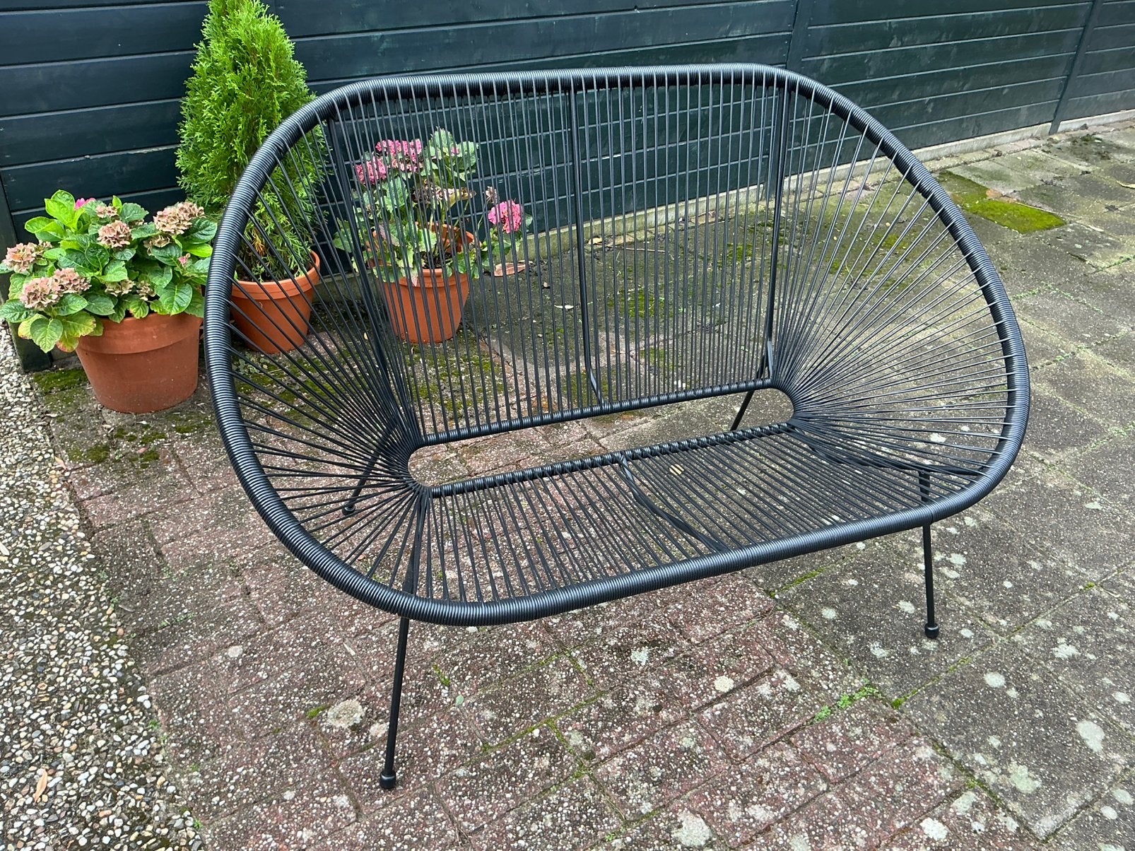 Mooie draadbank voor de tuin, zwart., Ophalen, Zo goed als nieuw, Kunststof