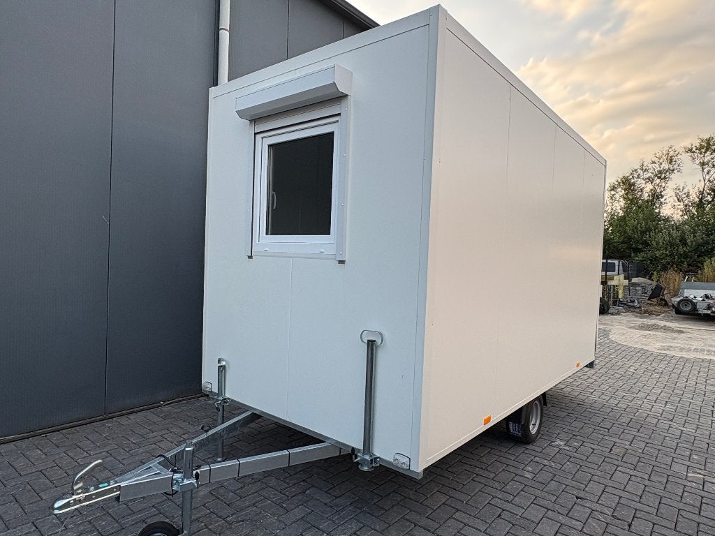 Nieuwe snelverkeer schaftwagen / bouwkeet 4 x 2 meter, Ophalen
