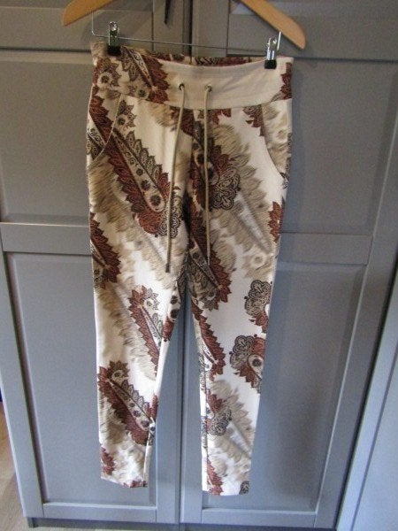 G921 Zizo mt 36 broek travelstof ecru bruin zwart stretch, Zizo, Bruin, Verzenden, Zo goed als nieuw