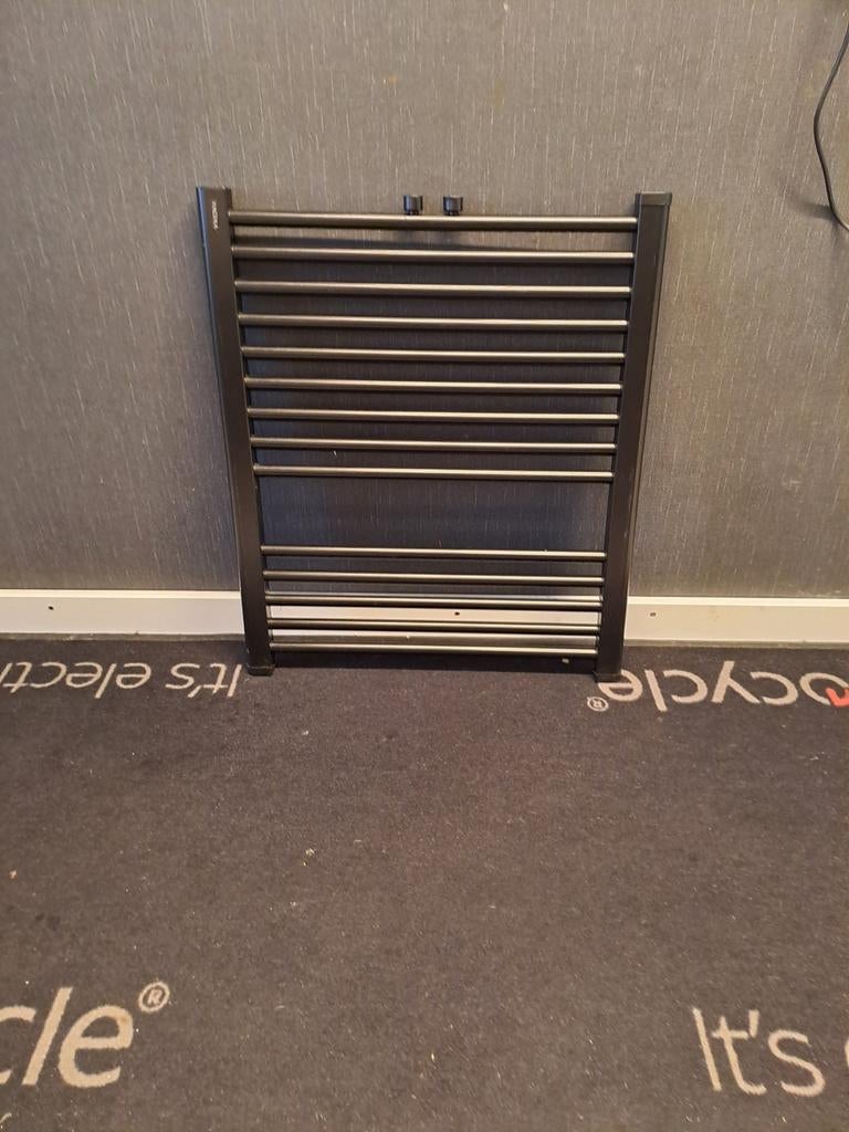 Zwarte handdoek radiator haceka gobi, Ophalen of Verzenden, Zo goed als nieuw