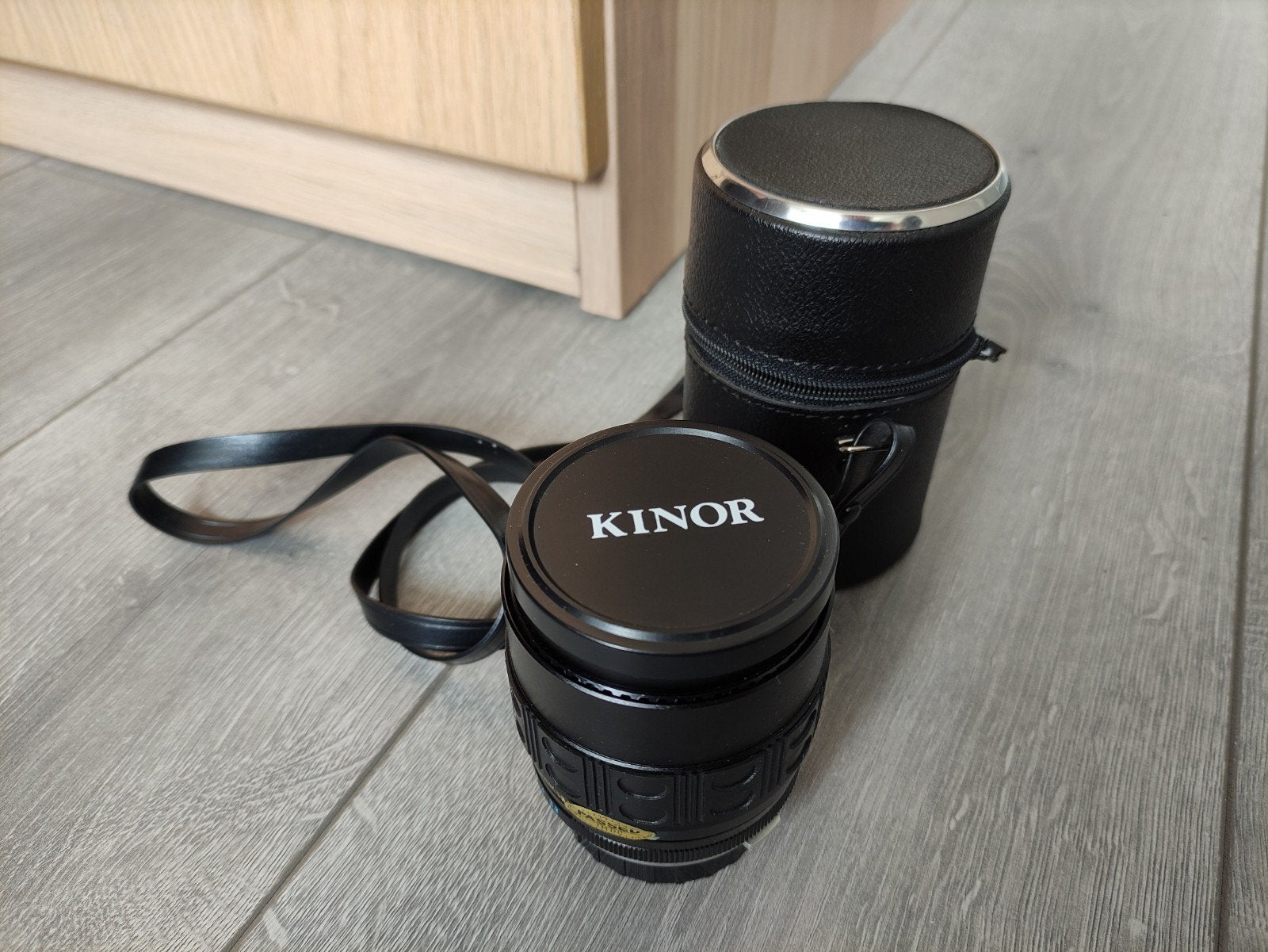 Lens kinor 55mm in tasje 1:2.8 f=135, Ophalen of Verzenden, Standaardlens