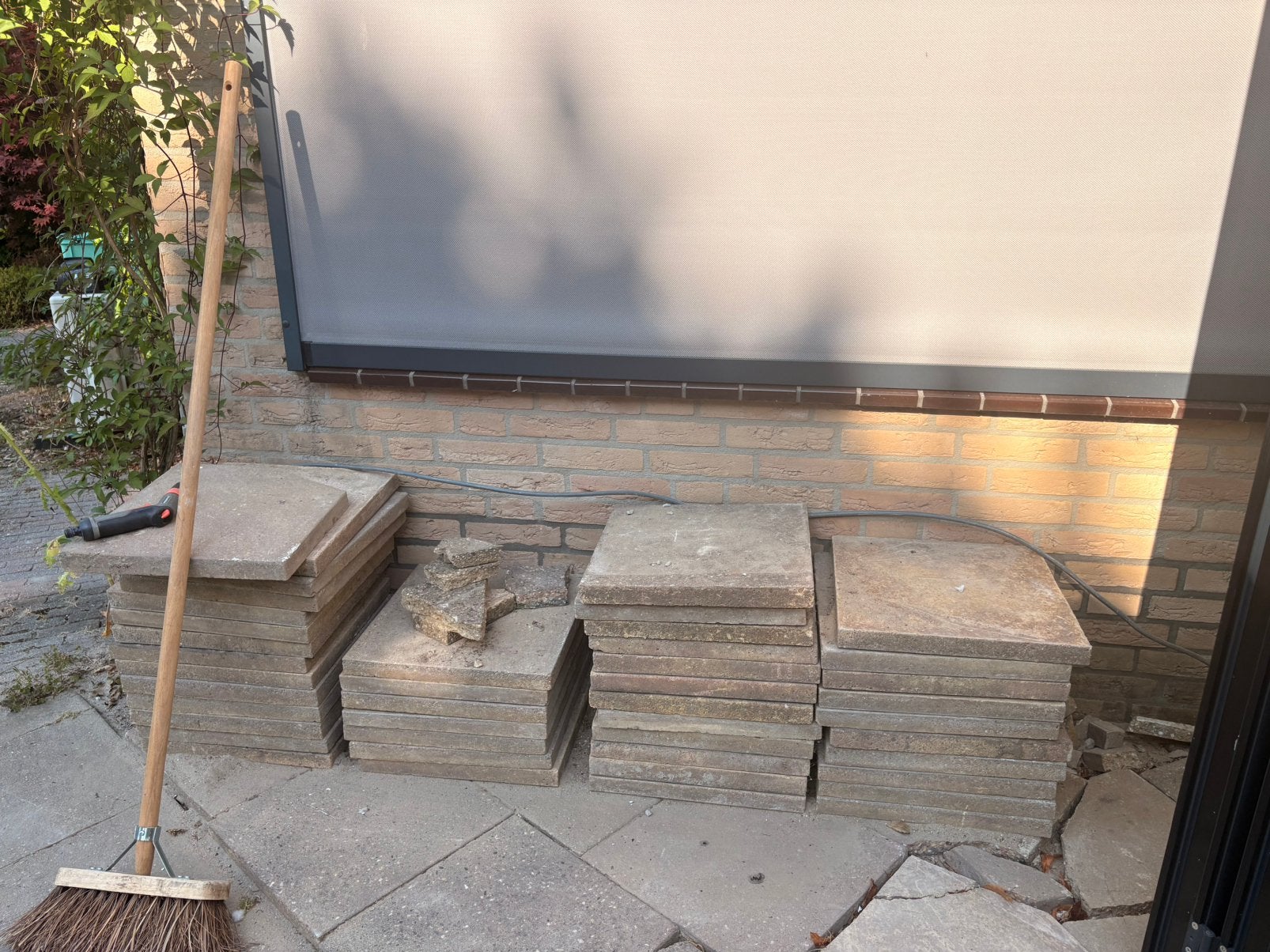 Gratis, Tuin en Terras, Tegels en Klinkers, Ophalen, Gebruikt, Beton, Klinkers