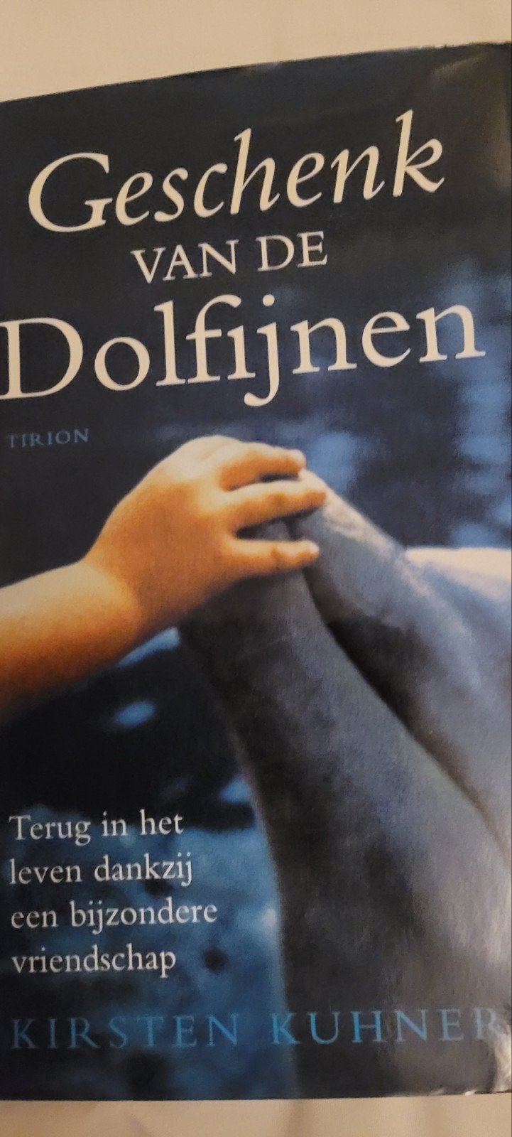 K. Kuhnert - Geschenk van de dolfijnen, Boeken, K. Kuhnert, Ophalen of Verzenden, Zo goed als nieuw, Sport
