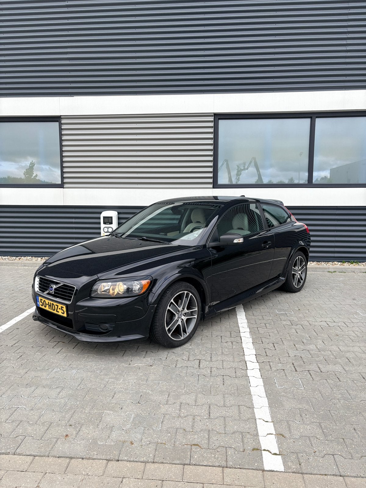 Volvo c30 1.8 benzine zwart, Airco|Cruise|stoelvw|nieuwe apk, 1228 kg, 125 pk, Beige, 4 cilinders