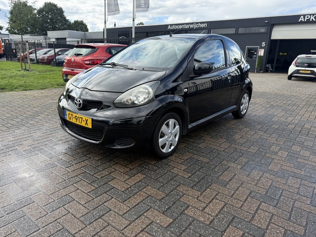 Toyota Aygo 1.0-12V Comfort - NWE APK (bj 2009), Auto's, Voorwielaandrijving, Gebruikt, Metallic lak, 4 stoelen