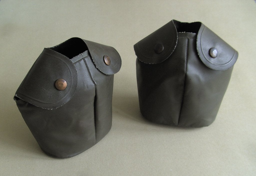 KL veldfles hoezen  -  2 stuks, Verzamelen, Militaria | Algemeen, Ophalen of Verzenden, Landmacht, Nederland, Overige typen