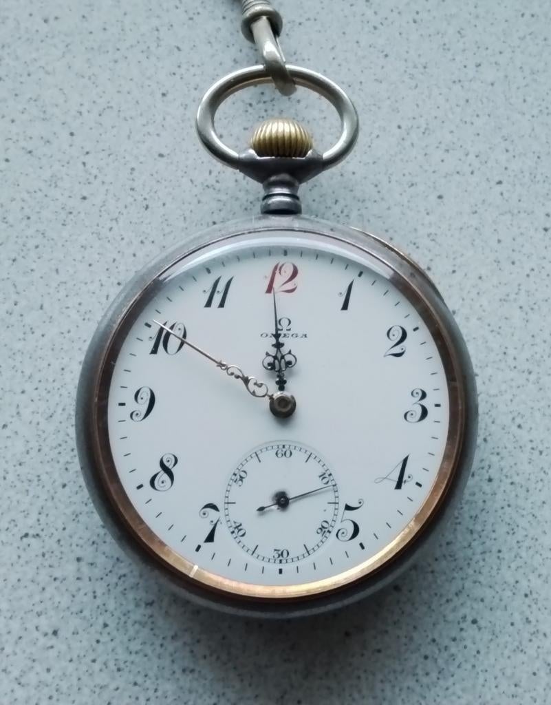 Omega Red Twelve antiek Zwitsers zakhorloge ijzeren kast, Verzenden