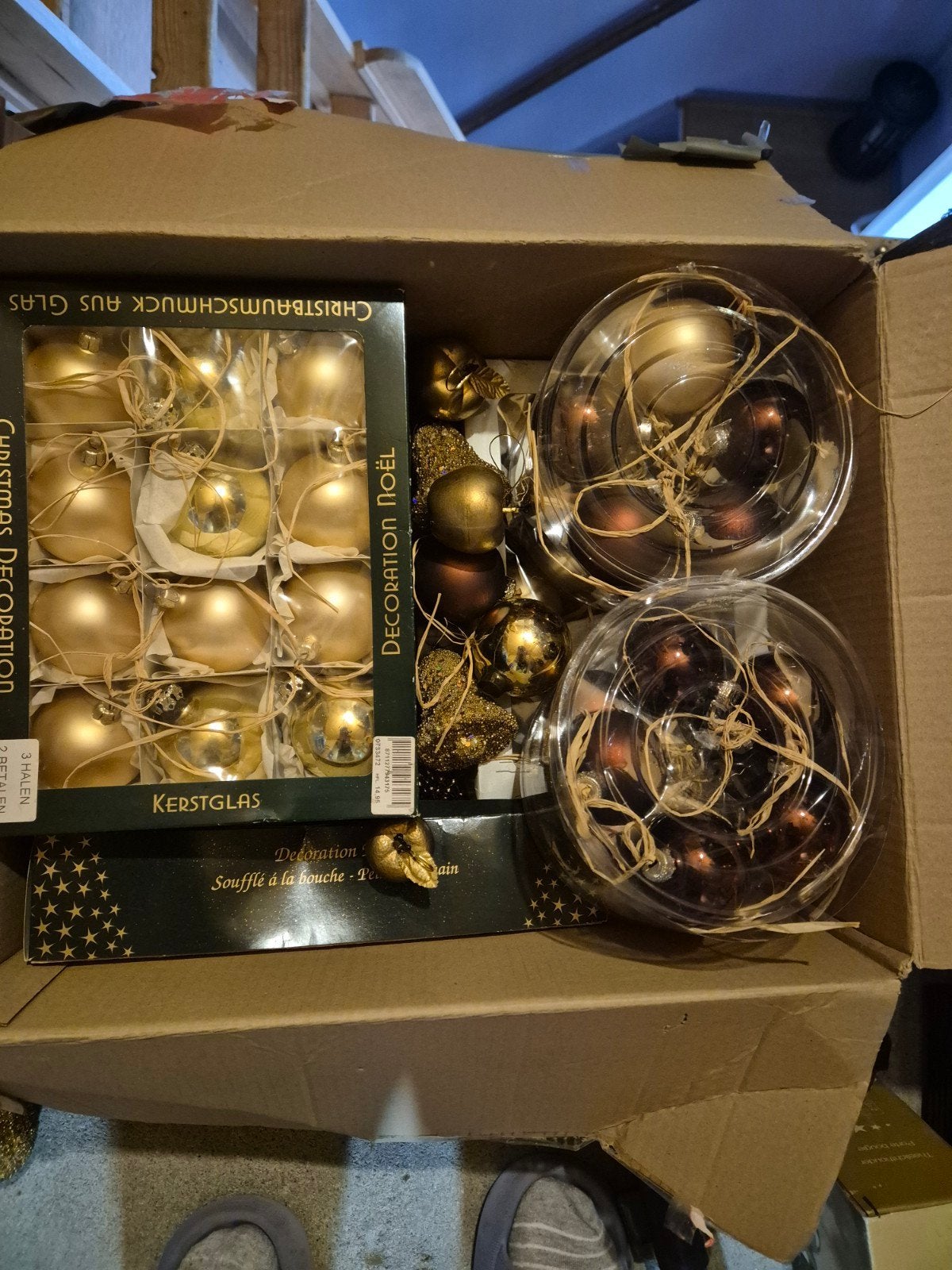 kerstballen goud en bruin, van glas, Ophalen