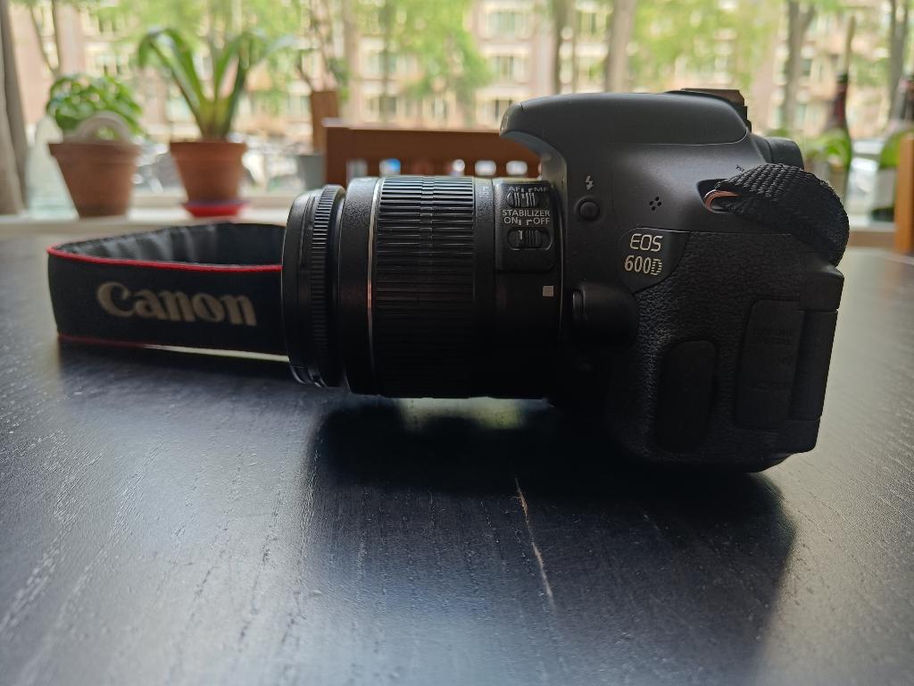 Canon EOS 600D + 18-55mm kitlens – complete startersset, Ophalen, Spiegelreflex, Canon, Zo goed als nieuw