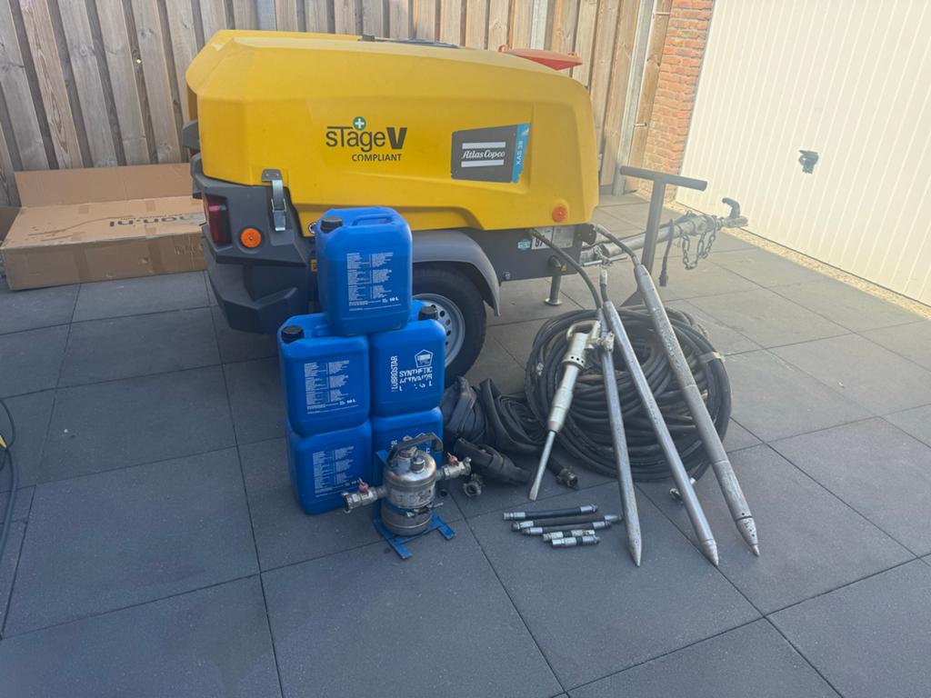 Atlas Copco XAS38 Compressor met toebehoren, Ophalen