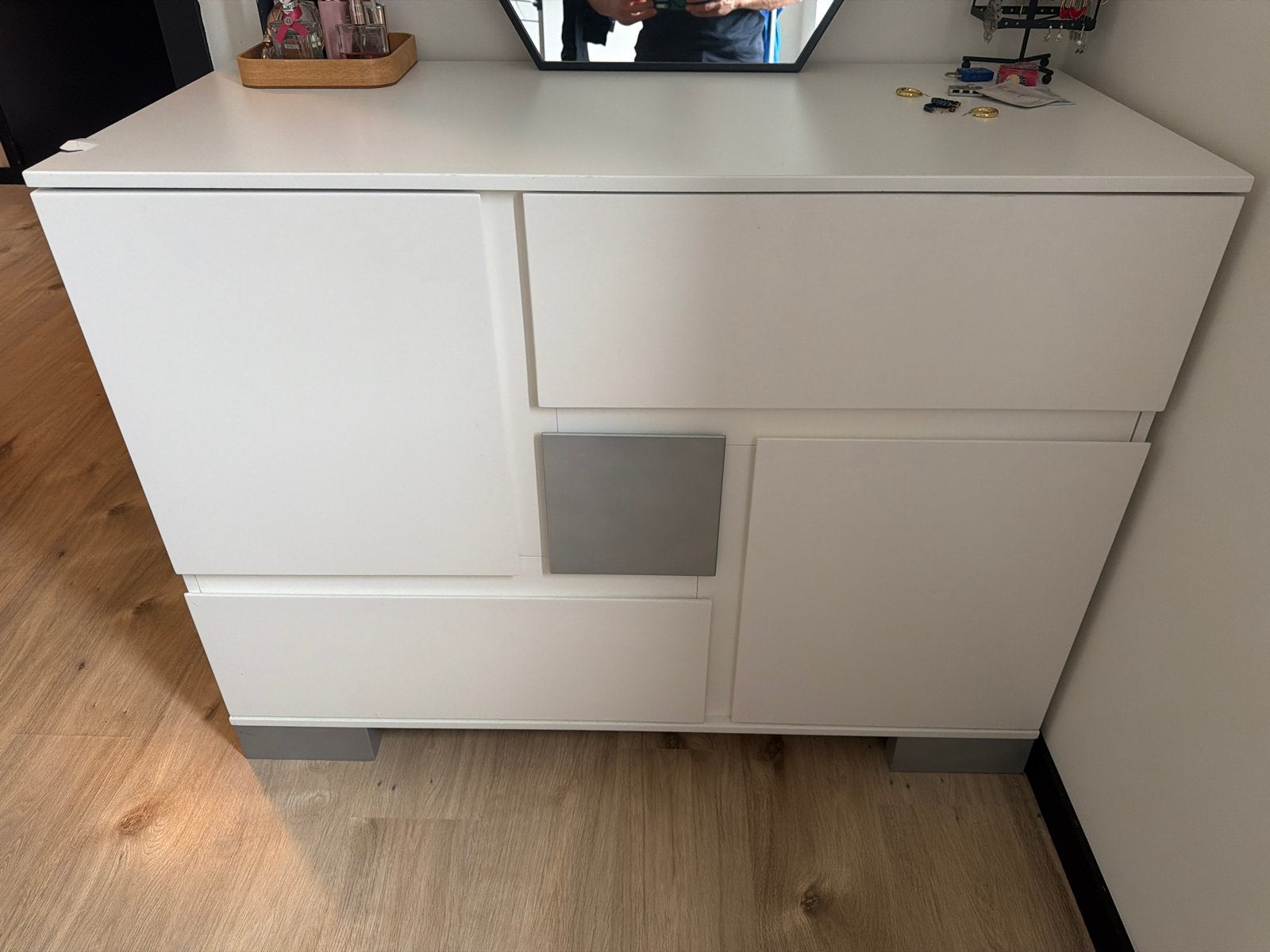 Witte commode met lades en deuren, Kinderen en Baby's, Kinderkamer | Commodes en Kasten, Ophalen, Gebruikt, 50 tot 70 cm, 75 tot 100 cm