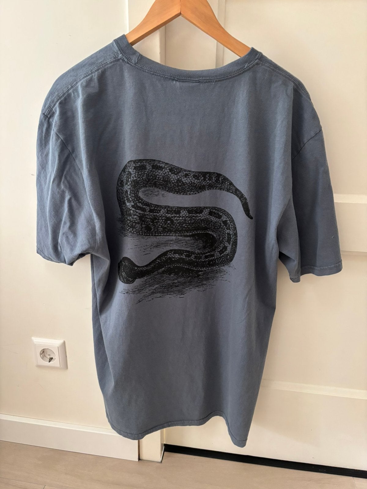 Stussy Serpent Pigment Dyed Navy NIEUW, Ophalen of Verzenden, Zo goed als nieuw, Maat 52/54 (L), Blauw