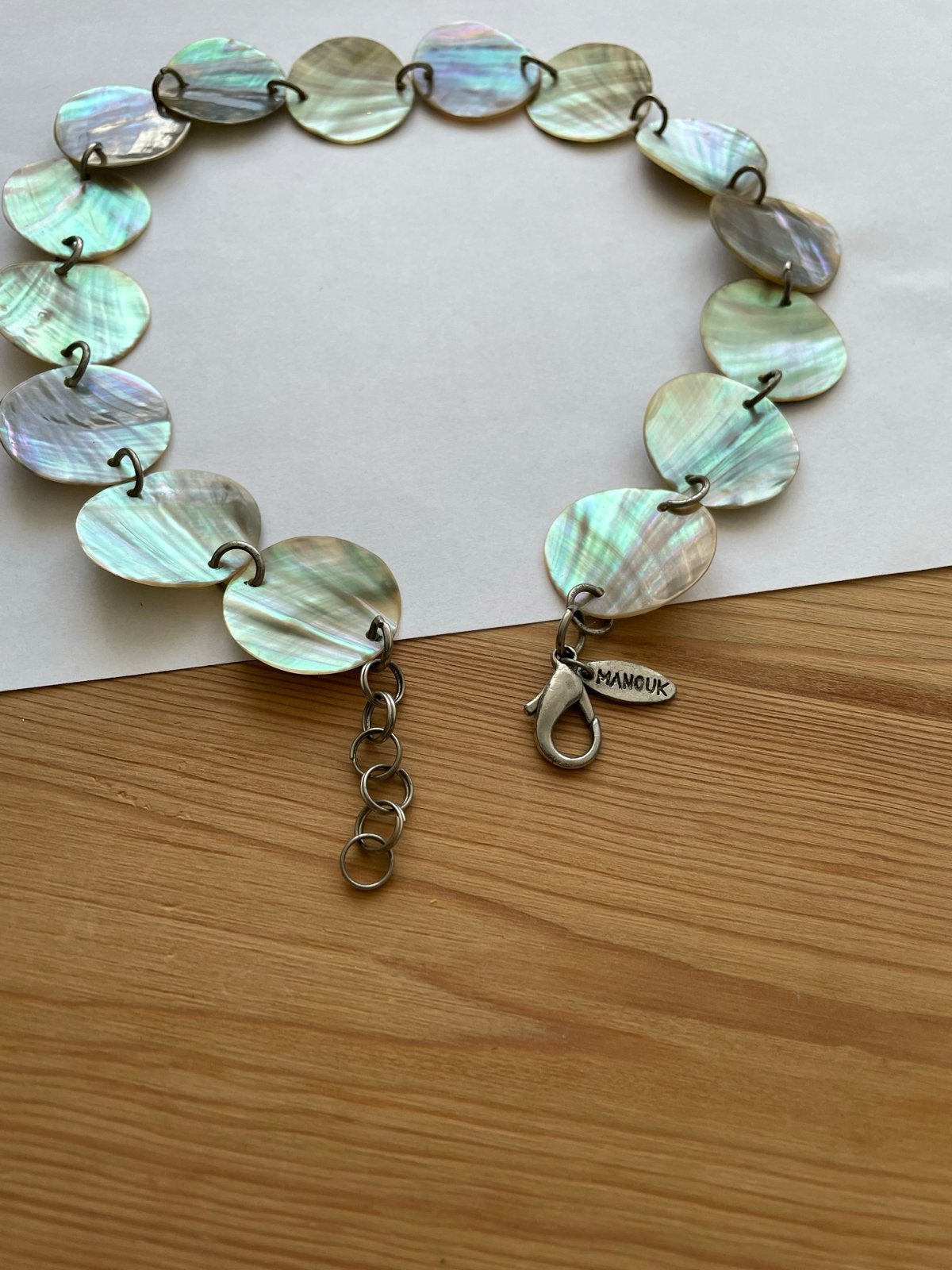 Manouk ketting met schelpjes - Zo goed als nieuw, Overige materialen, Verstelbaar, Overige kleuren, Ophalen of Verzenden