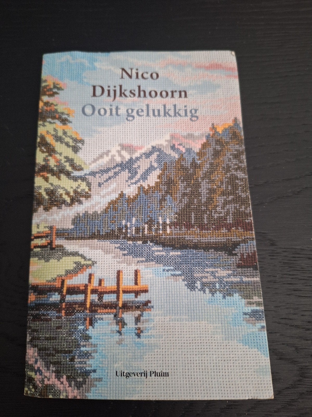 Nico Dijkshoorn - Ooit gelukkig (Boek), Ophalen of Verzenden, Zo goed als nieuw, Nico Dijkshoorn, Nederland