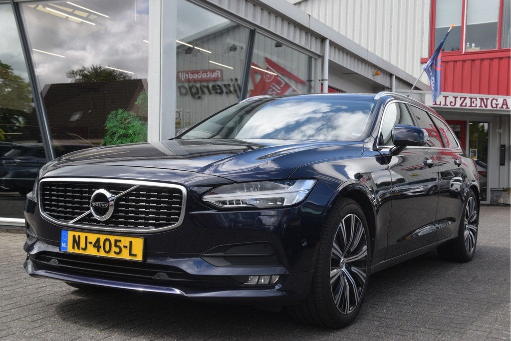 Volvo V90 2.0 T5 Momentum Stoelverwarming | lederen bekledin, Auto's, Volvo, 15 km/l, 4 cilinders, 93 €/maand, Onderhoudsboekje