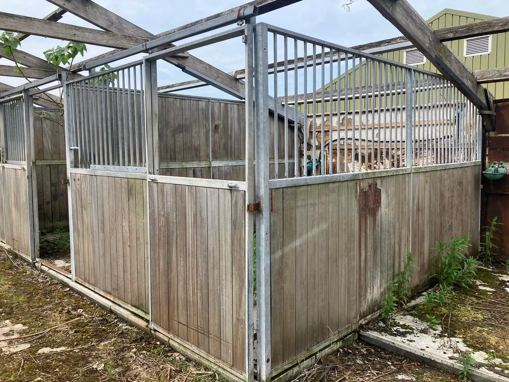 6 paardenboxen zijwand + voorwand met schuifdeur 400x300x220, Dieren en Toebehoren, Q, Q, Q