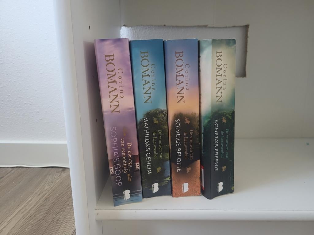 Boeken van Corina Bomann - De Leeuwenhof serie, Ophalen of Verzenden, Gelezen, Corina Bomann, Nederland