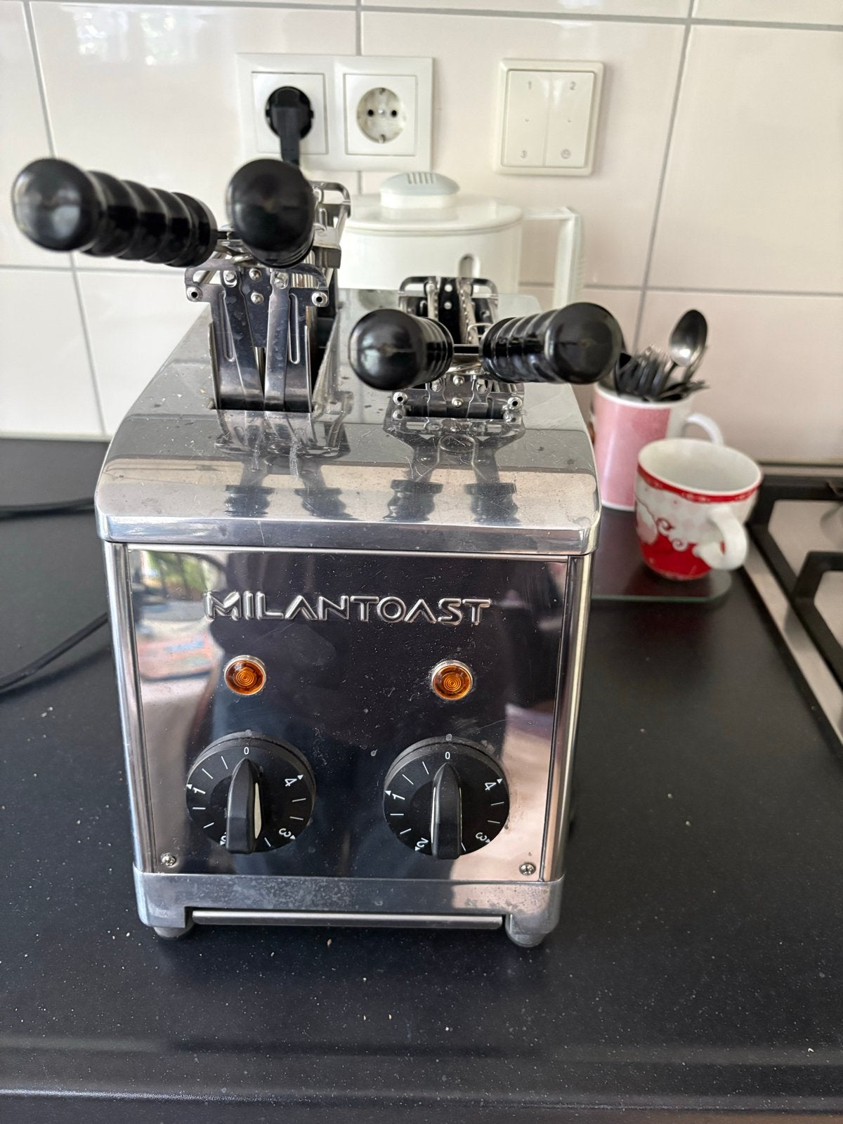 Milan Toast RVS Tosti Apparaat met 2 Klemmen, Ophalen of Verzenden, Gebruikt, Uitneembare kruimellade