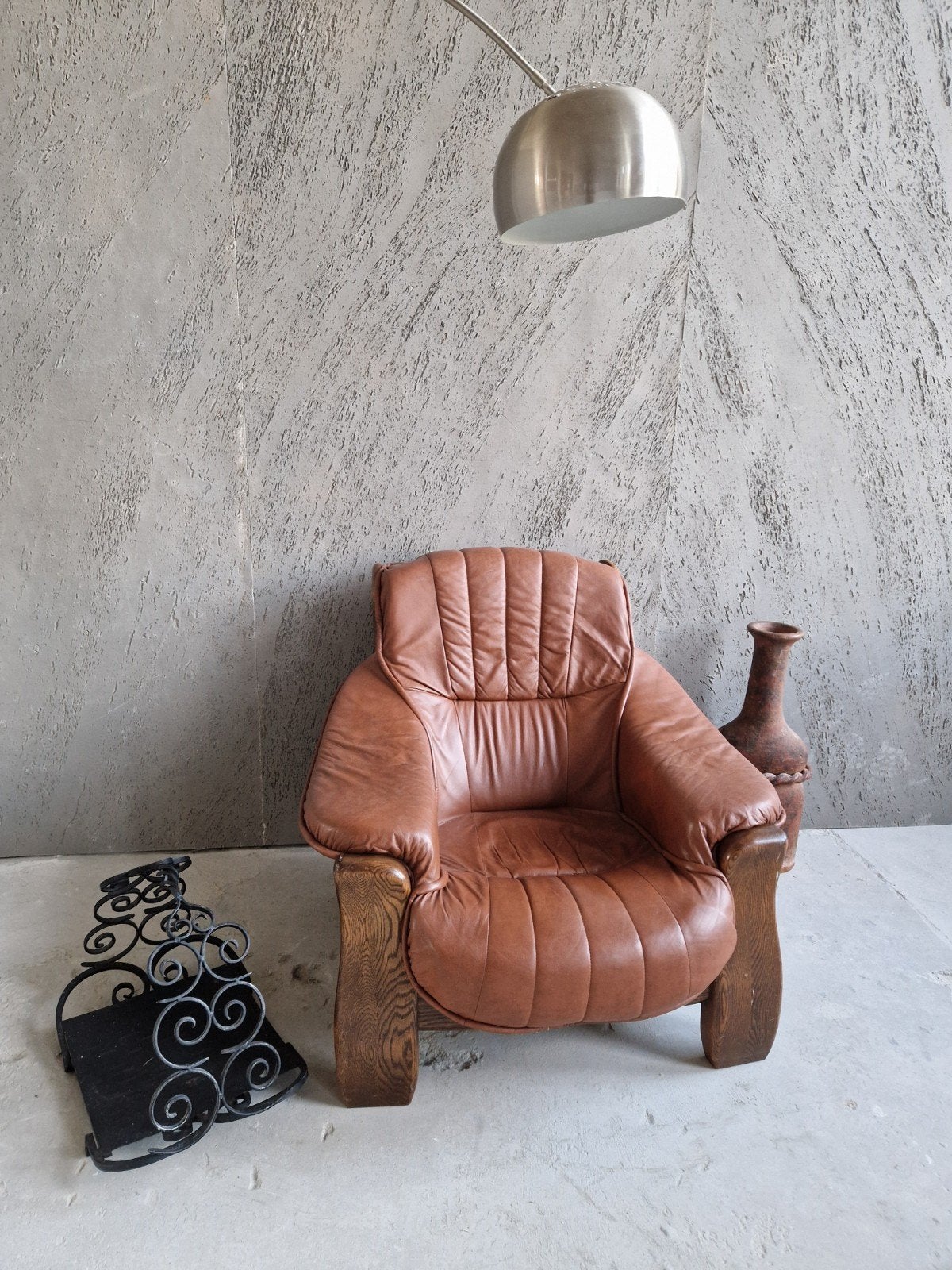 Leather and Oak Brutalist Design Lounge Chair 1970s, Ophalen, 75 tot 100 cm