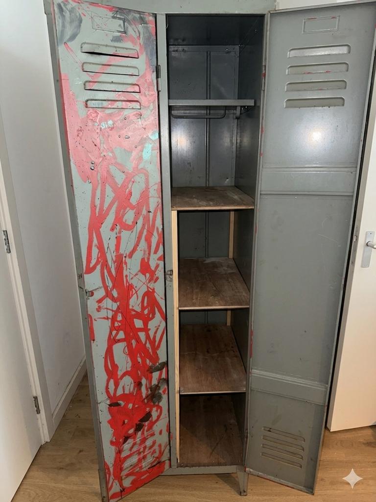 Industriële metalen locker kast met unieke graffiti, Ophalen, Gebruikt