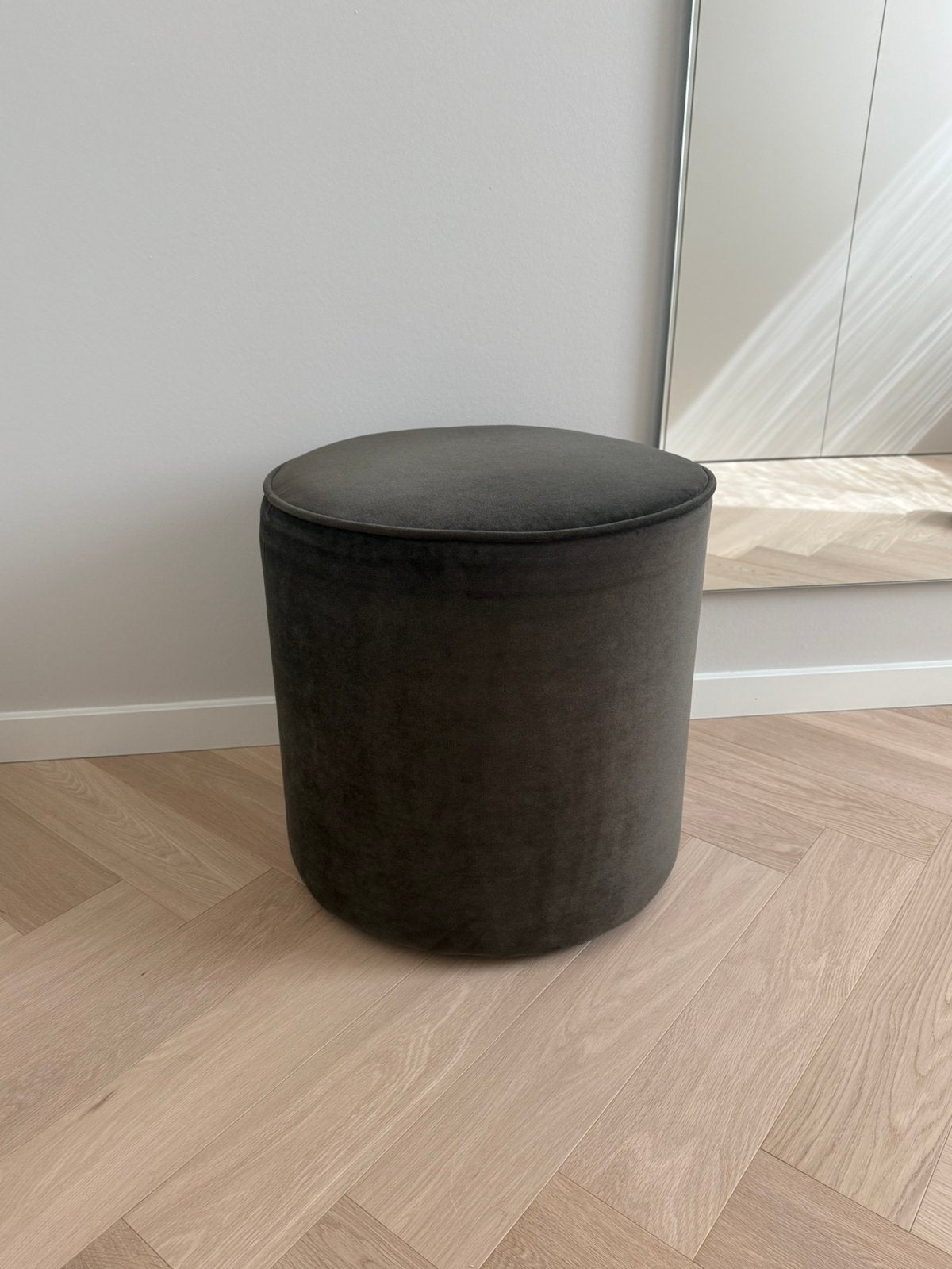 Woood poef velvet, Ophalen, Zo goed als nieuw, Rond, Minder dan 50 cm