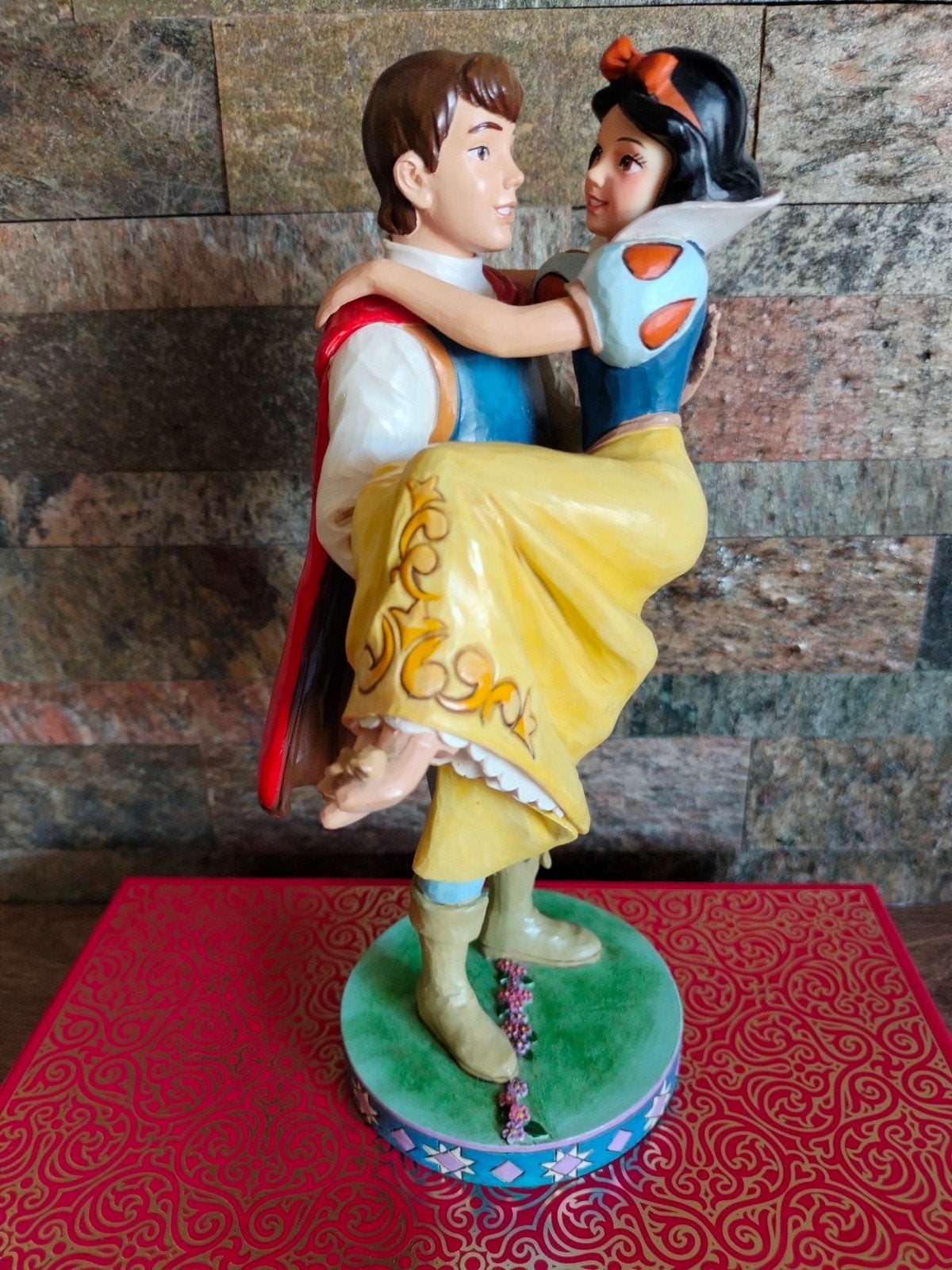 Disney traditions Sneeuwwitje, Ophalen of Verzenden, Sneeuwwitje of Doornroosje, Zo goed als nieuw, Beeldje of Figuurtje