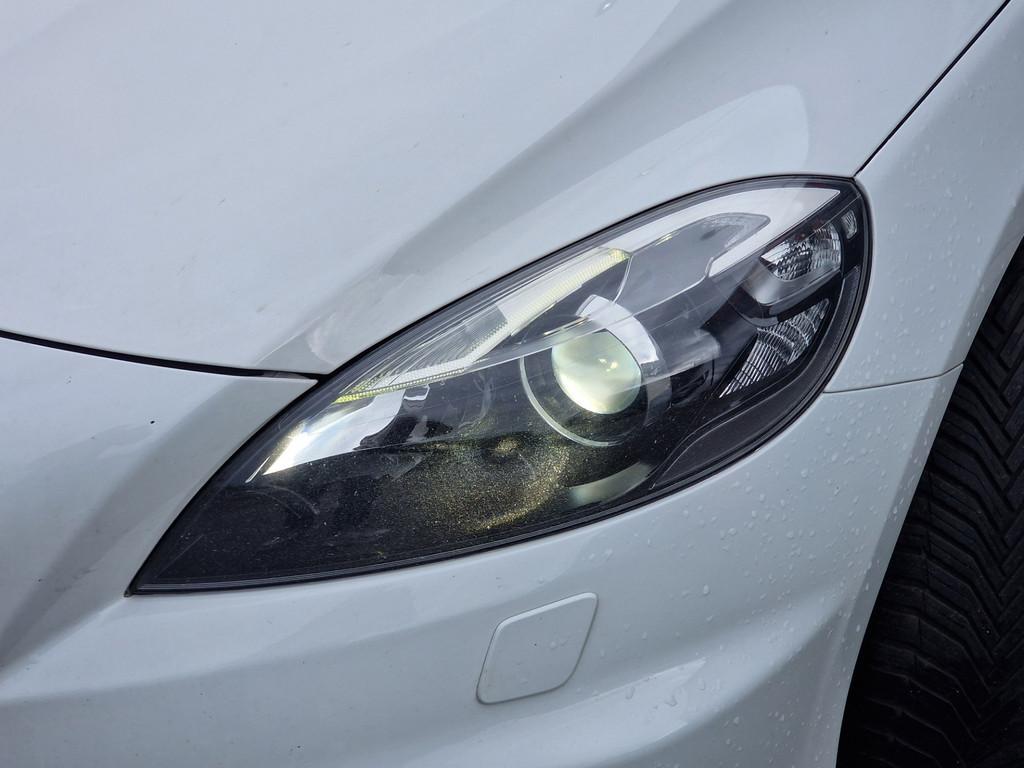 Volvo V40 2.0 D4 R-Design - Navi - Clima - Cruise - 2014, Auto's, Volvo, Voorwielaandrijving, Euro 5, Gebruikt, Zwart