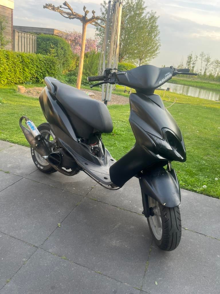 Yamaha jog r 70cc WOK, Fietsen en Brommers, Scooters | Yamaha, Ophalen, JogR of RR, Tweetakt, Maximaal 45 km/u