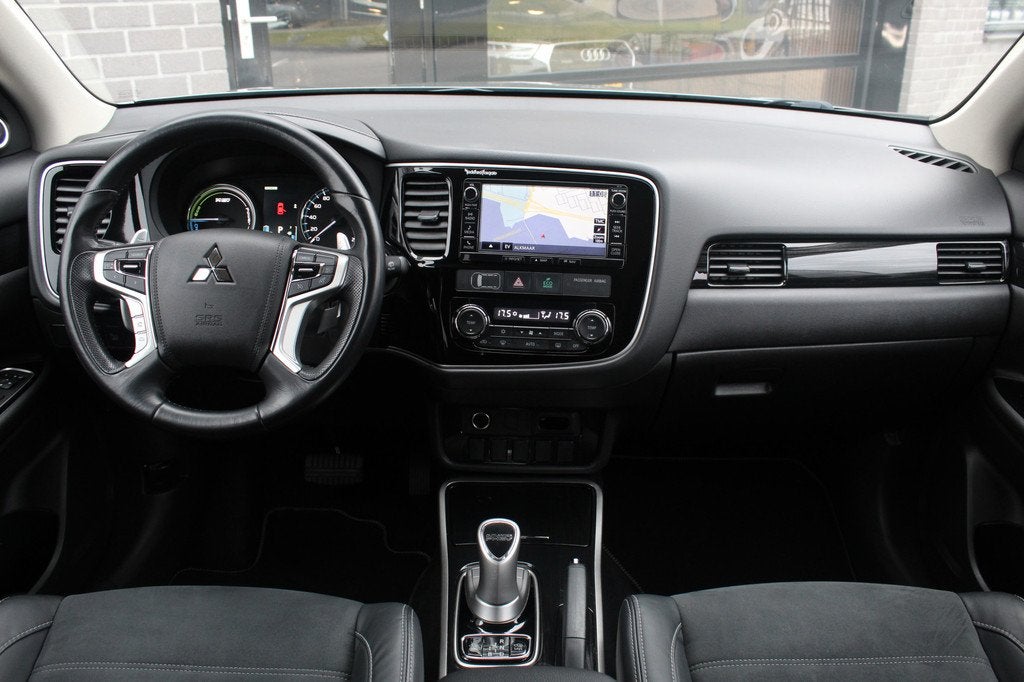 Mitsubishi Outlander 2.0 PHEV Executive Edition / Camera / K, Auto's, Mitsubishi, Automaat, 1998 cc, 135 pk, Met garantie (alle)