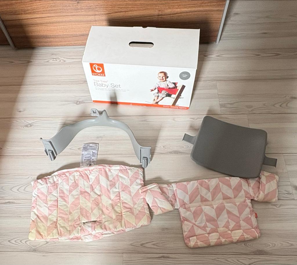 Stokke Tripp Trapp Baby Set Storm Grey met kussens, Ophalen, Gebruikt, Meegroeistoel, Gordel(s)