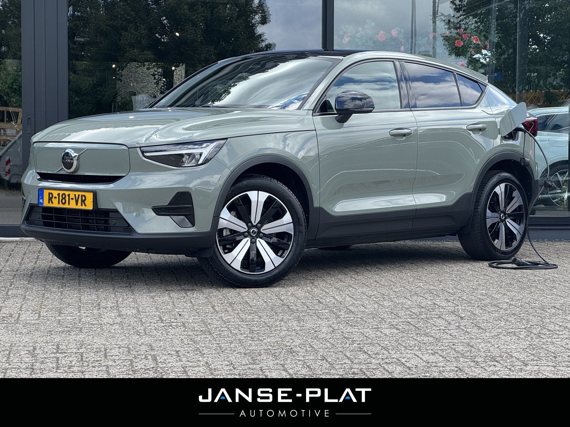 Volvo C40 Recharge Core 69 kWh SoH 96,2% (bj 2022), Dealer onderhouden, Stof, Gebruikt, Met garantie (alle)