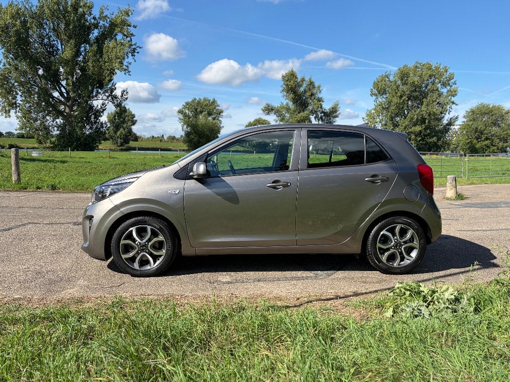 Foto 2 van Kia Picanto 1.0 MPi 67pk 4-zits 2020 Grijs