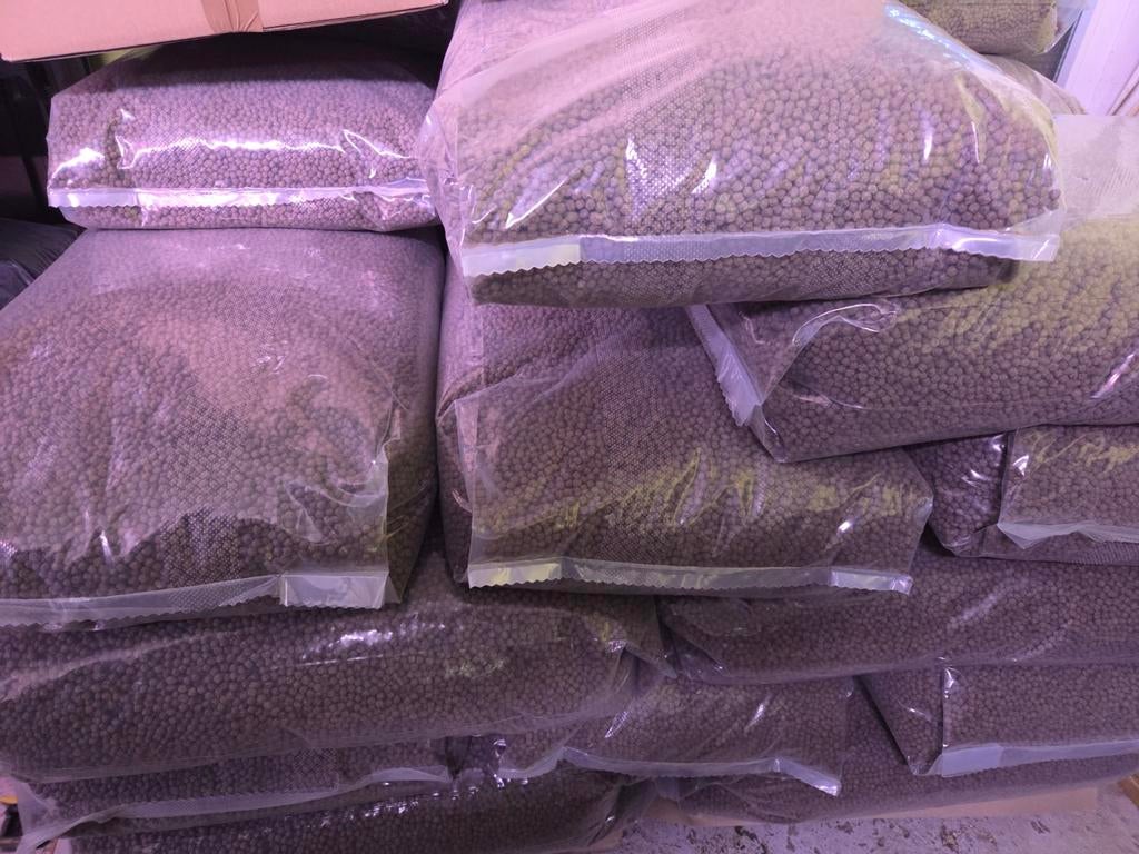 Steurvoer - vijvervissen mix voer grote zak va € 45,-, Dieren en Toebehoren, Vissen | Vijvervissen