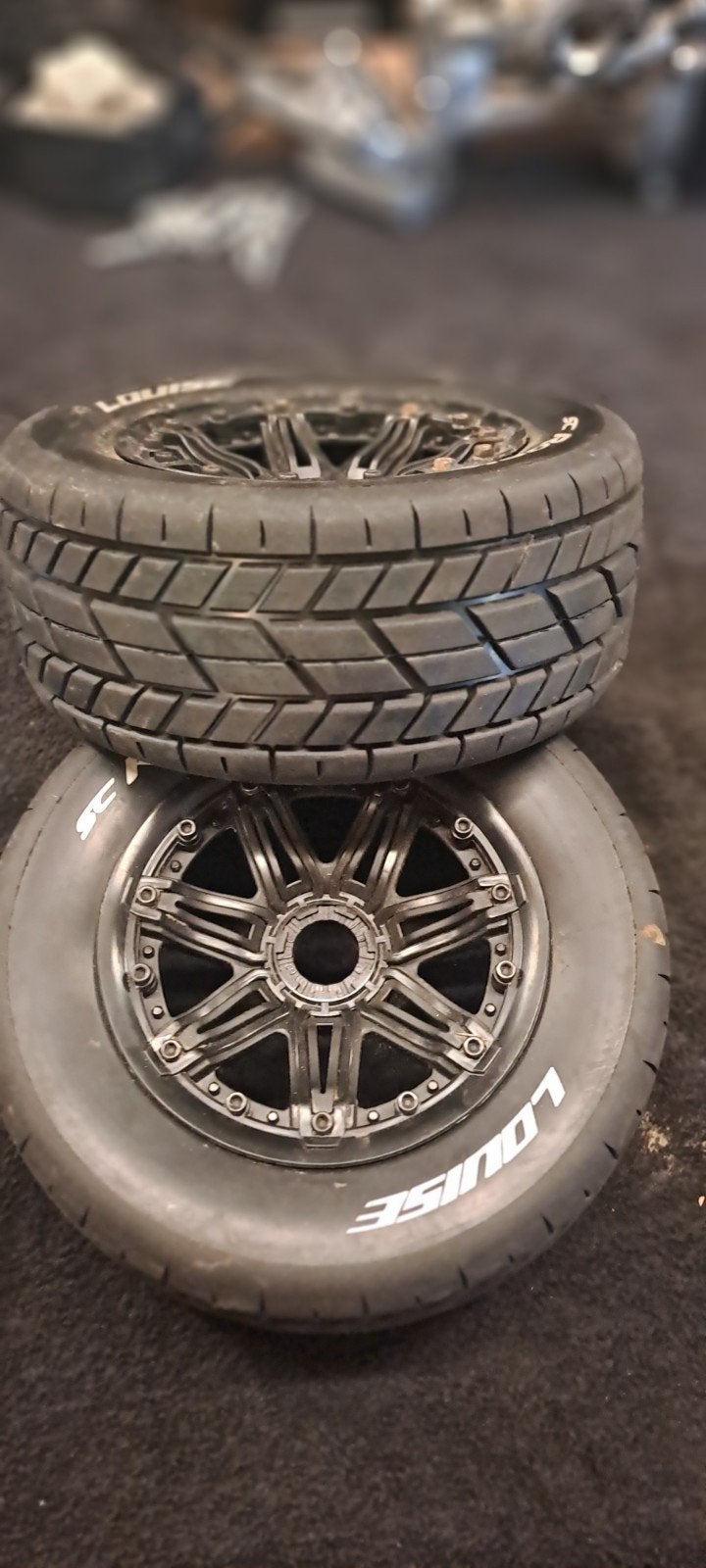 losi dbxl 2 banden met velgen als nieuw 30,00 euro, Ophalen of Verzenden, Zo goed als nieuw, Auto