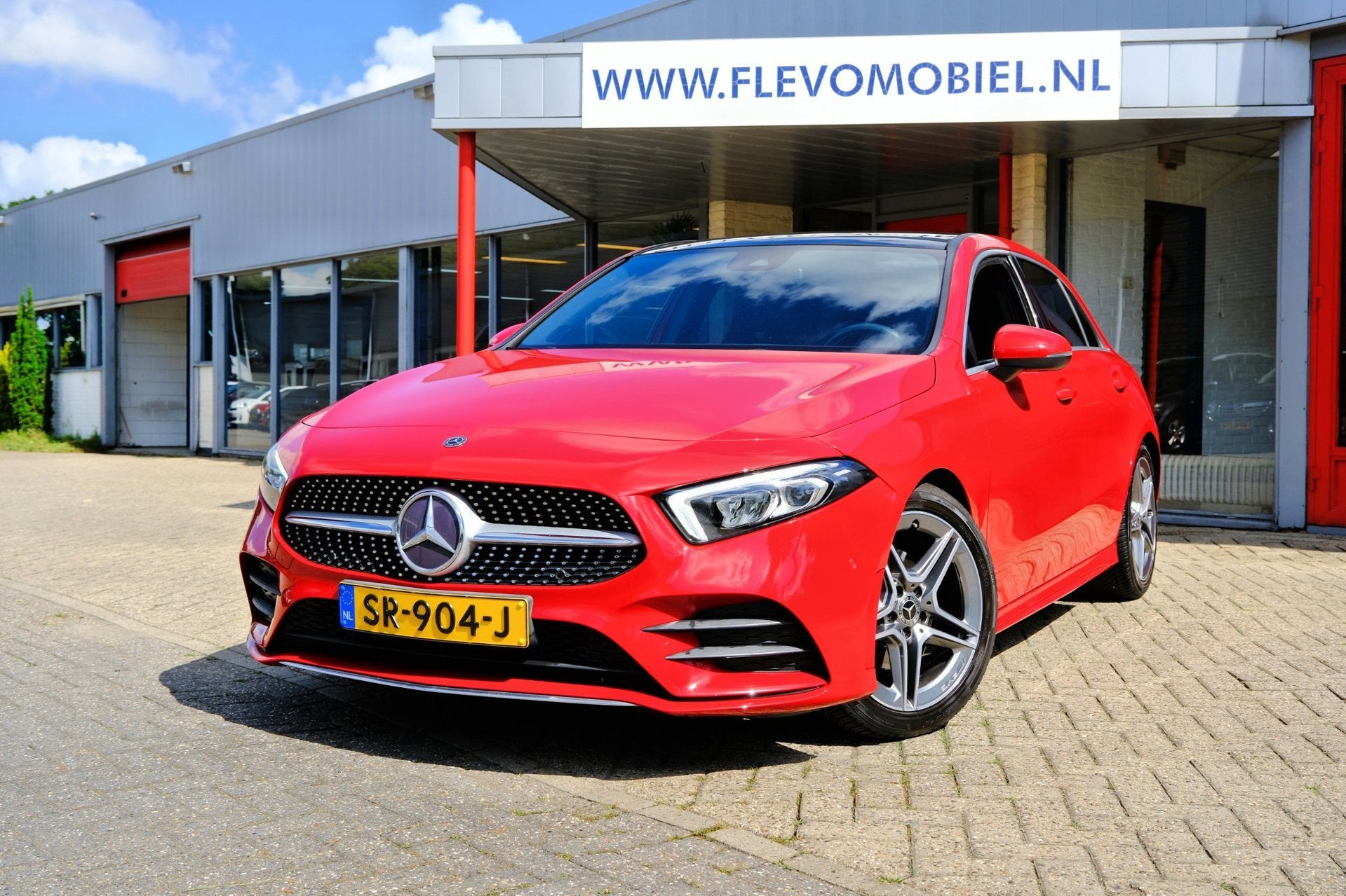 Mercedes-Benz A-klasse 200 Business Solution AMG Aut. Pano|L, Gebruikt, Euro 6, 4 cilinders, Origineel Nederlands