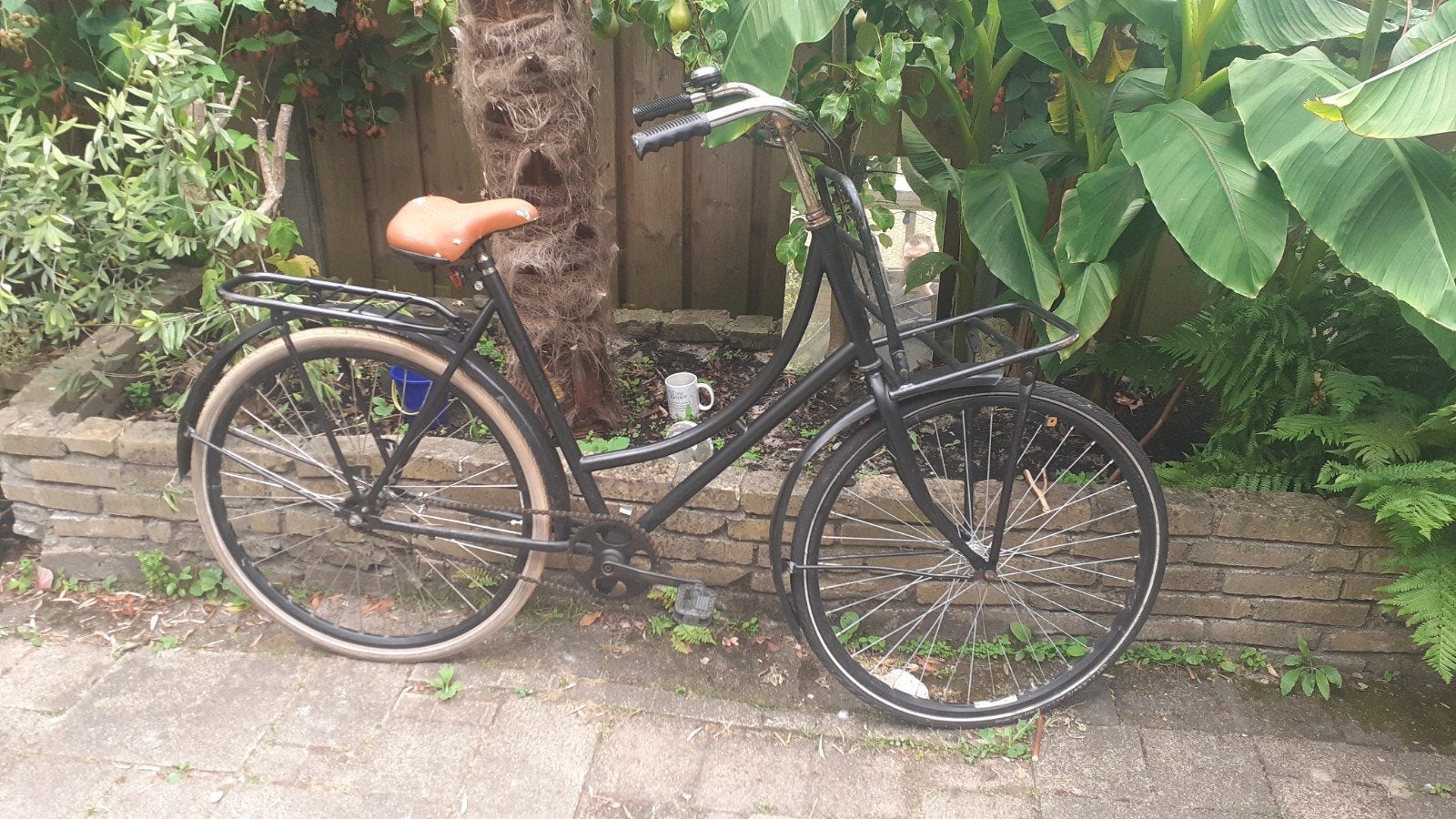Fiets 28inch banden niet lek, Fietsen en Brommers, Fietsen | Driewielfietsen, Ophalen