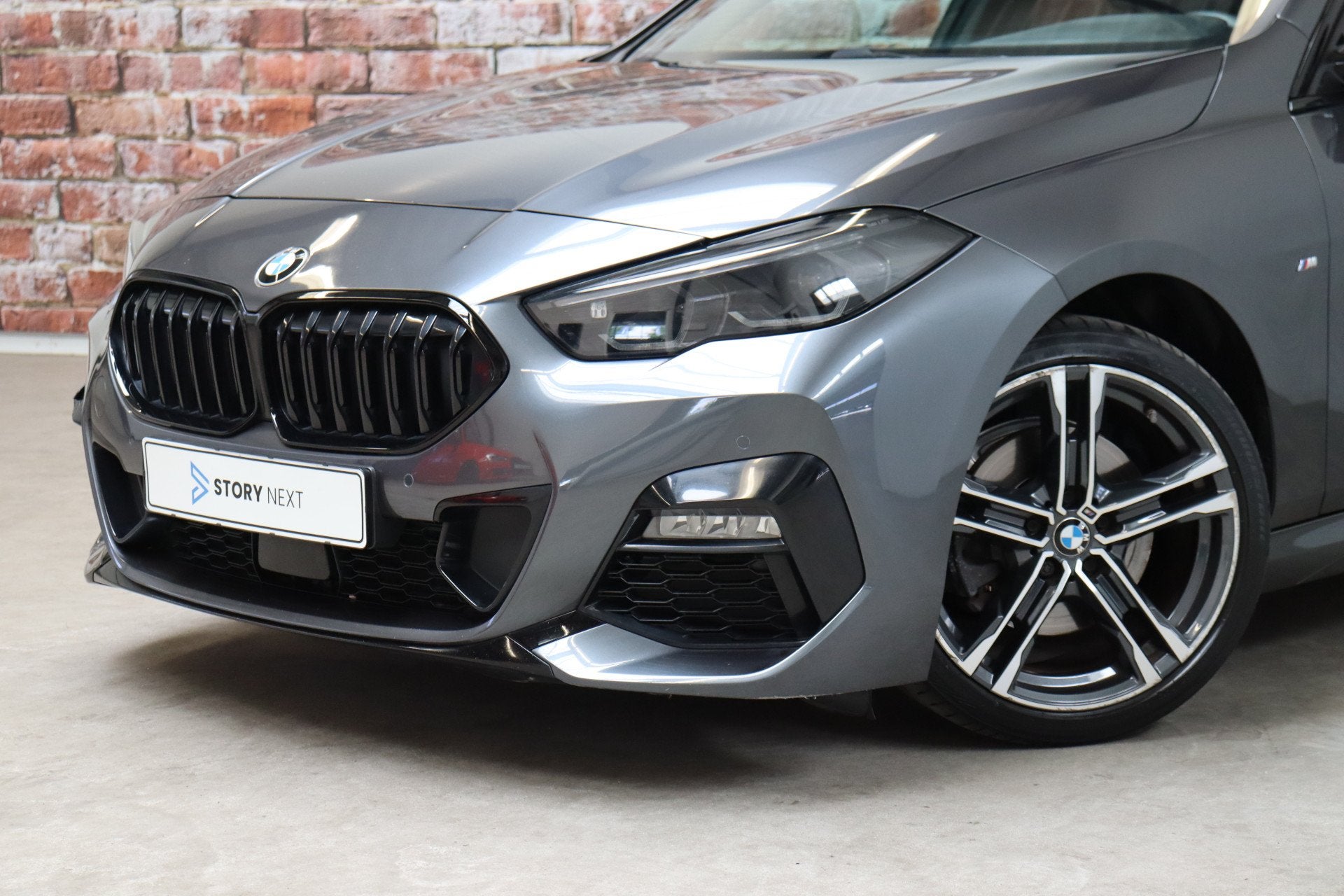 BMW 2 Serie Gran Coupé 218i High Executive M Sport Pakket A, Gebruikt, 1350 kg, Bedrijf, 3 cilinders