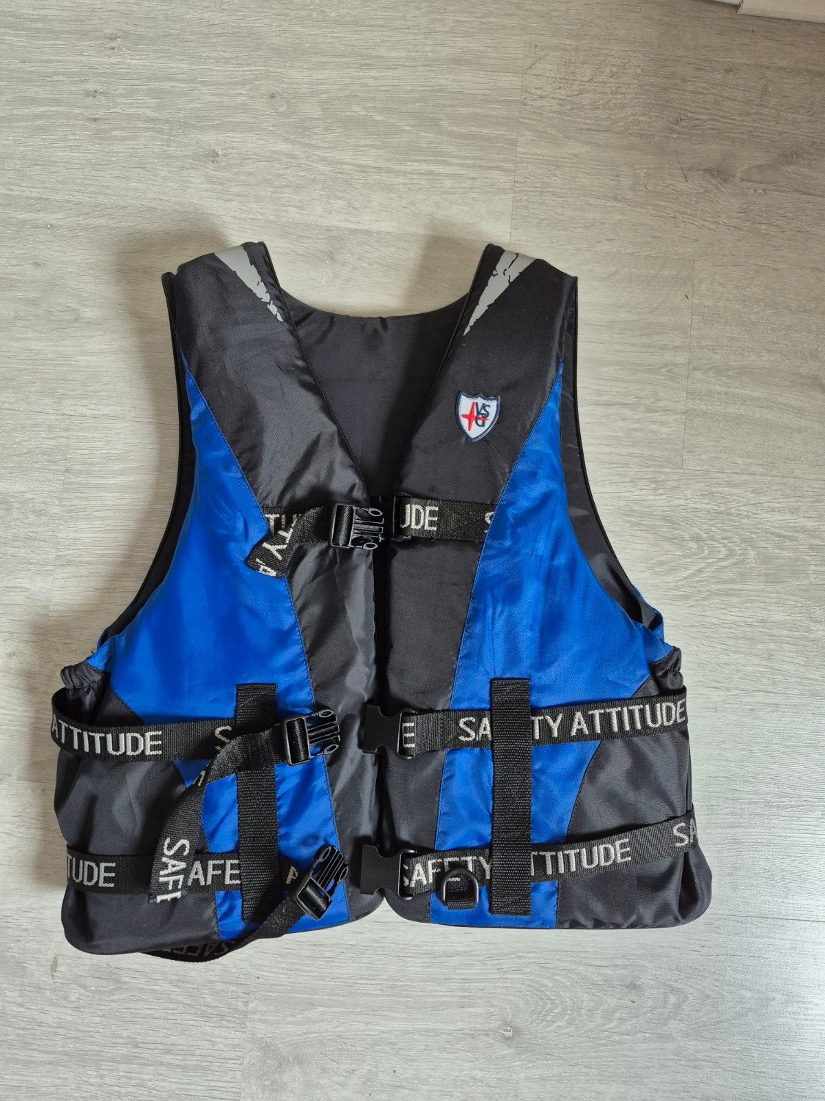 Zwemvest Maat L (70-80kg, 100-110cm borstomtrek), Watersport en Boten, Watersportkleding, Ophalen of Verzenden, Nieuw, Dame of Heer
