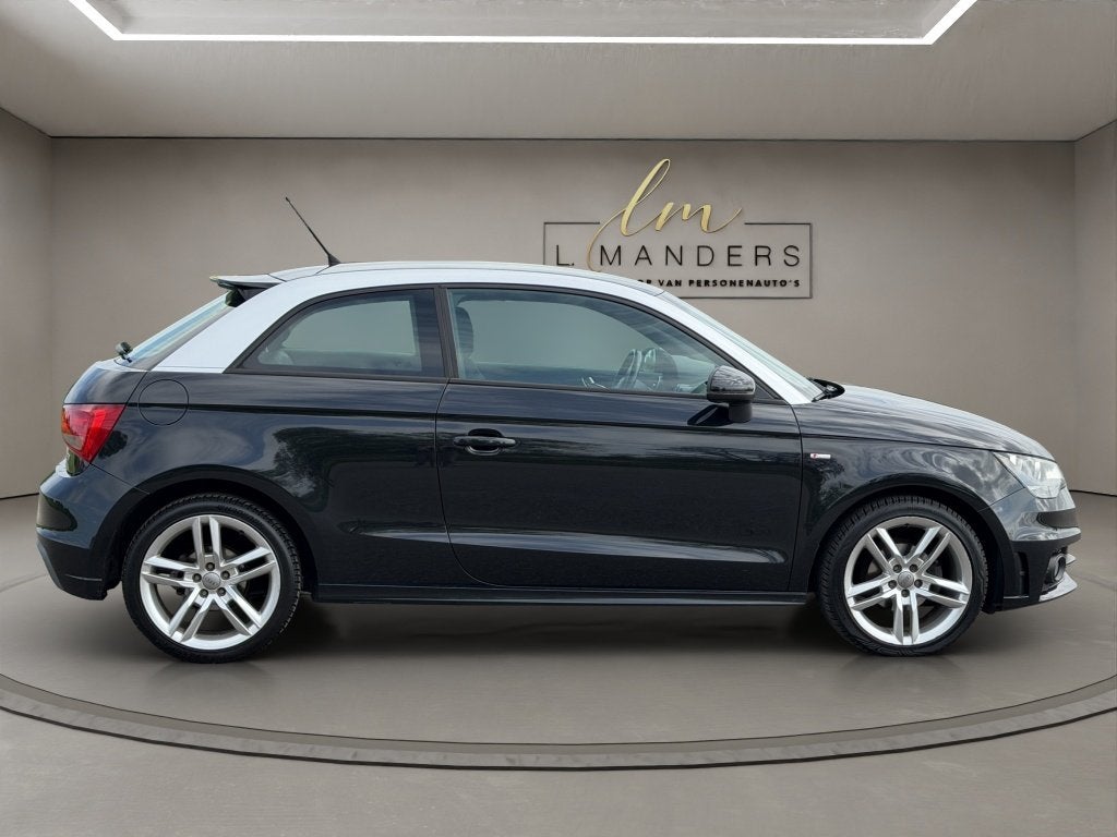 Audi A1 1.2 TFSI Ambition S-Line 2011 ZWART | Two-tone | Air, Auto's, Audi, Euro 5, 86 pk, Zwart, 4 cilinders