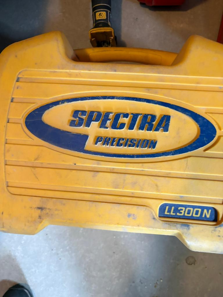 Spectra precision LL300N roterende bouwlaser en ontvanger, Doe-het-zelf en Verbouw, Meetapparatuur, Ophalen of Verzenden, Zo goed als nieuw