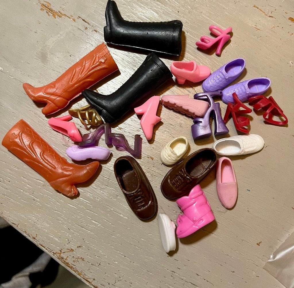 Vintage retro lot Barbie Sindy Fleur schoenen laarzen pumps, Ophalen of Verzenden, Zo goed als nieuw, Kleertjes
