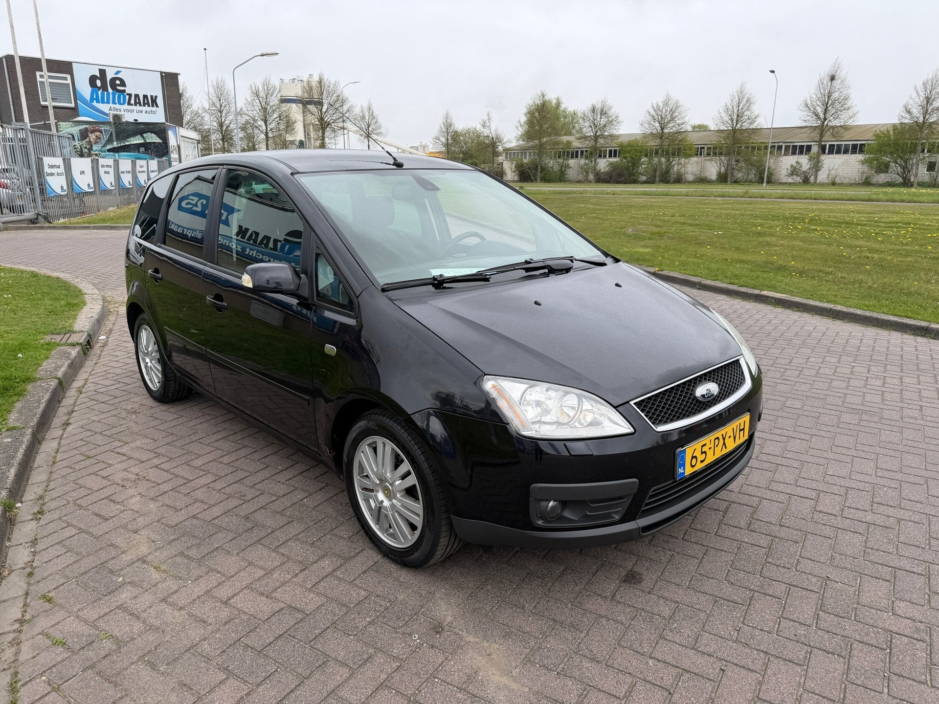 Ford Focus C-Max 2.0-16V Ghia Incl NW Keuring!, Voorwielaandrijving, Gebruikt, Zwart, Bedrijf