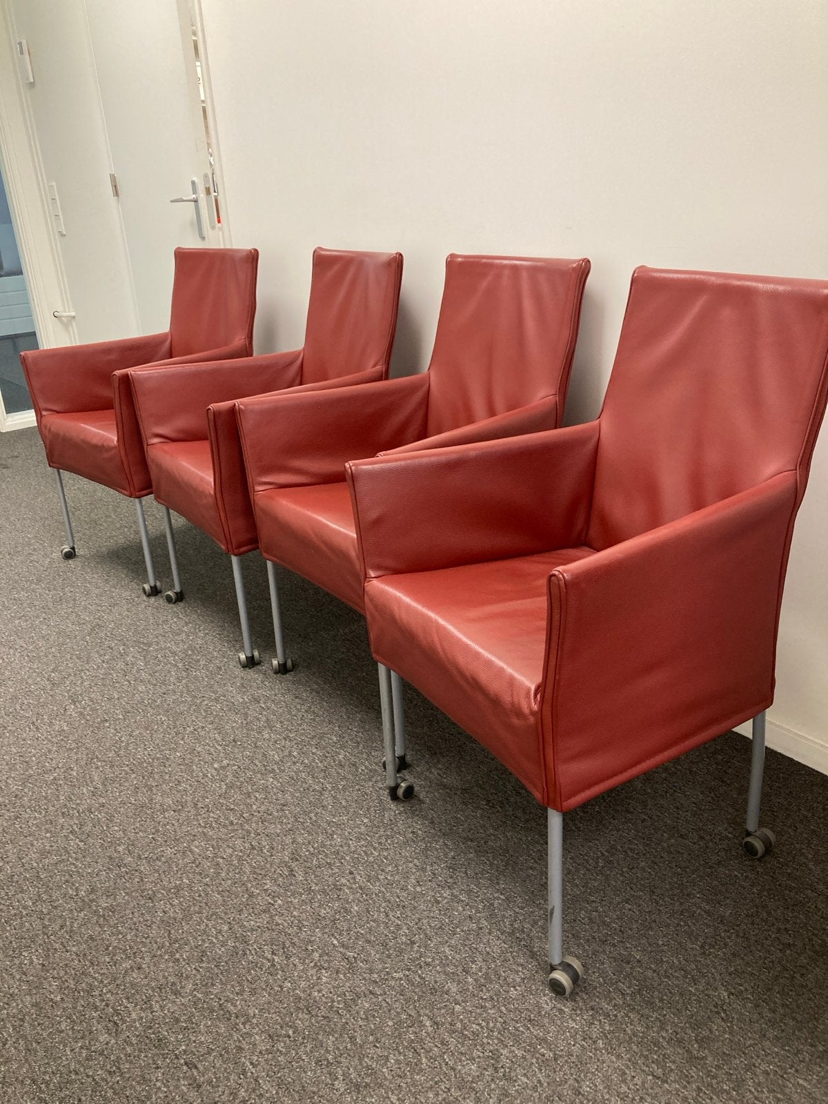 Set van 4 rode leren eetkamerstoelen op wieltjes, Ophalen, Gebruikt, Leer, Vier