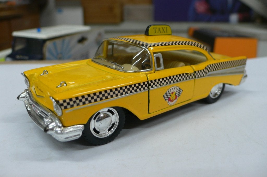 chevrolet bel air 1957 taxi - schaal +/- 1/40, Hobby en Vrije tijd, Modelauto's | 1:43, Verzenden, Zo goed als nieuw, Auto, Overige merken