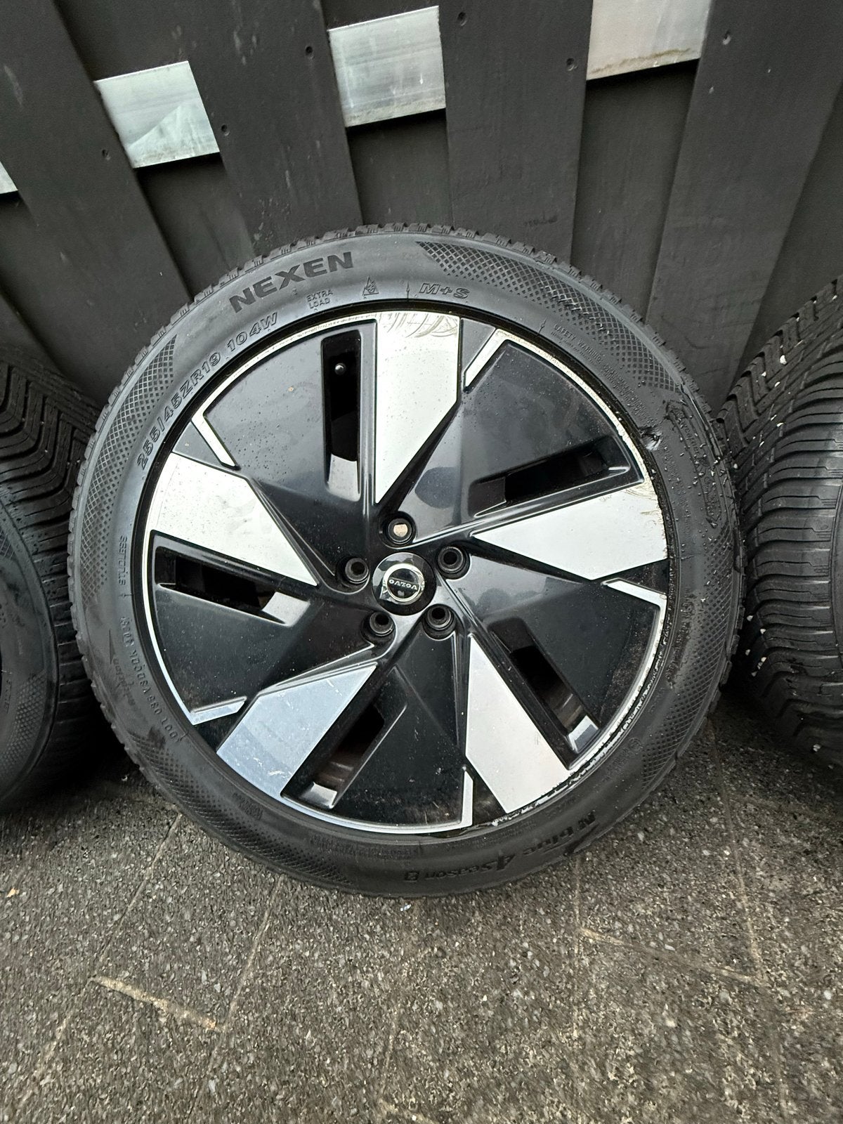 Originele Volvo Banden met Velgen - Diverse Maten, Gebruikt, Banden en Velgen, 235 mm, All Season