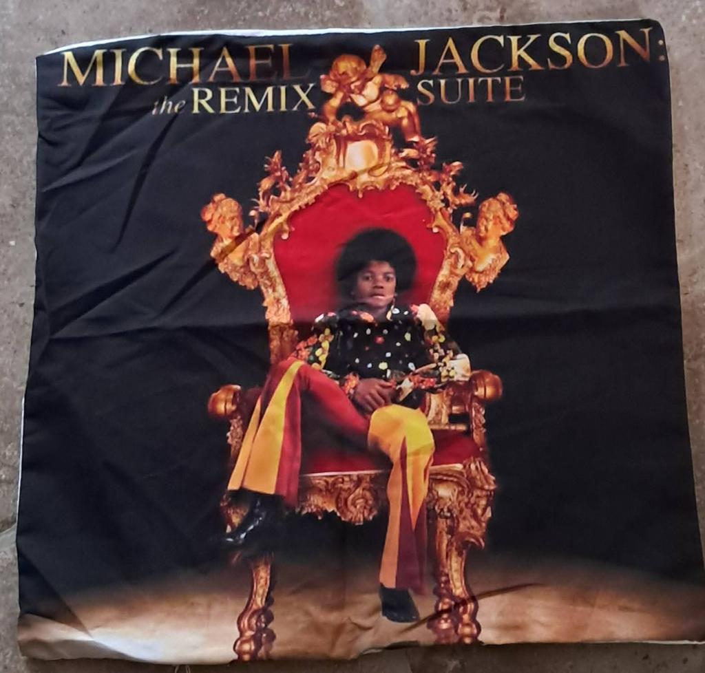 Kussenhoes Michael Jackson Remix Suite 45x45cm met rits, Ophalen of Verzenden, Nieuw, Foto of Kaart