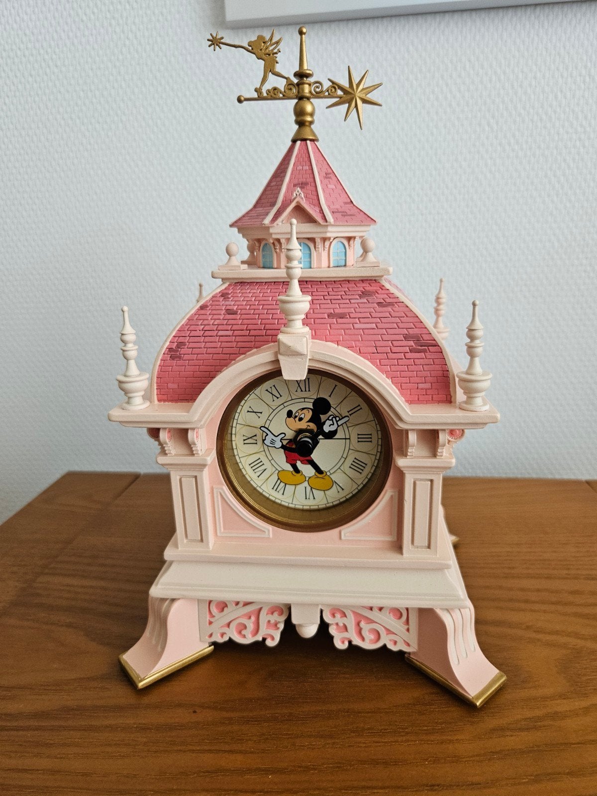 Disneyland Hotel Klok - Mickey Mouse - Roze Kasteel, Verzamelen, Disney, Ophalen of Verzenden, Nieuw