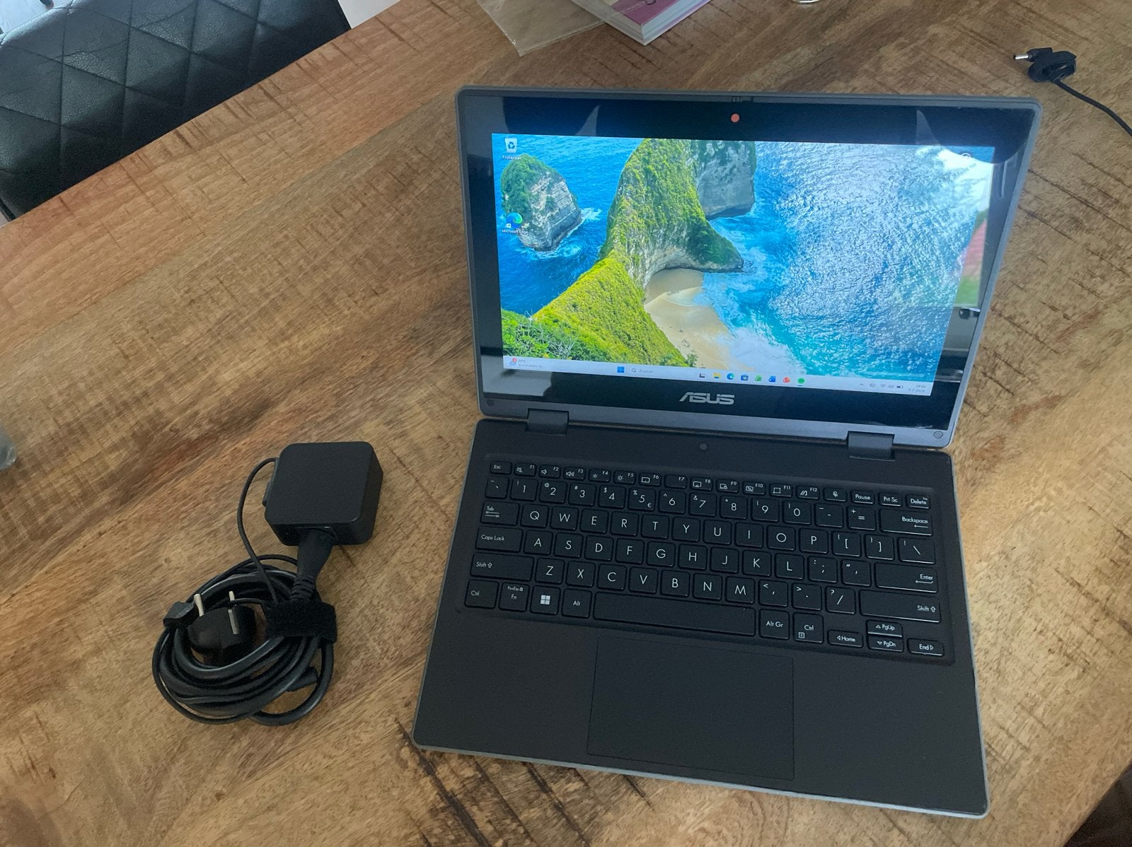 ASUS BR1100FKA Laptop, Minder dan 4 GB, Qwerty, 11 inch, Met touchscreen